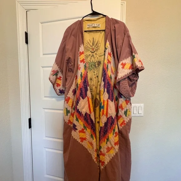 Magnolia Pearl Reversible Kimono - Picture 3 of 3